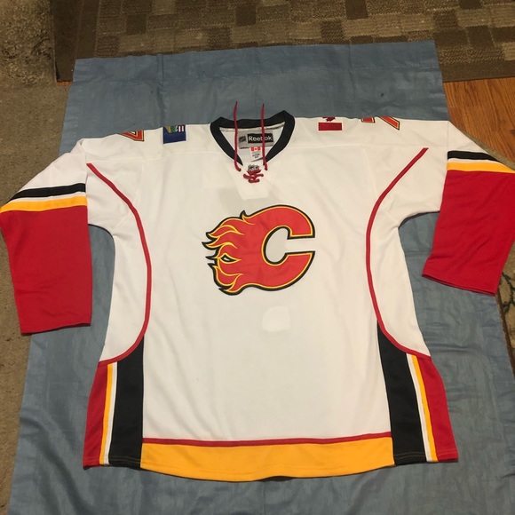 NHL Calgary Flames TJ Brodie Home jersey like new size 60 Reebok/CCM - Picture 1 of 5